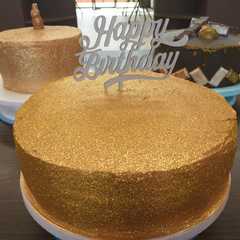Una foto de Glitter cake Tres leches