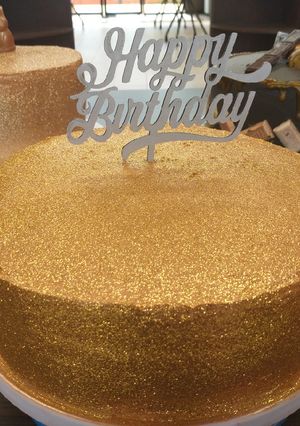 Una foto de Glitter cake Tres leches
