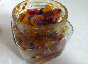 A picture of Punjabi khatta meetha mixed vegetable pickle.