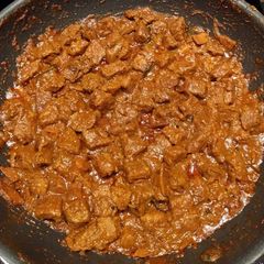 A picture of Beef Peratiyathu.