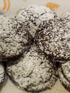 Foto di Biscotti al cacao ripieni di nutella senza lievito