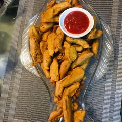 A picture of Aloo pakora :.