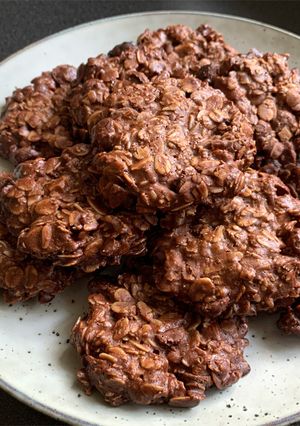 A picture of Cocoa Oats & Almond Cookies.