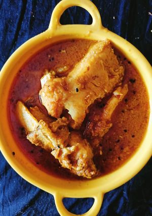 আলু দিয়ে মাছের ঝোল(Aloo diye macher jhol recipe in Bengali) রেসিপির প্রধান ছবি