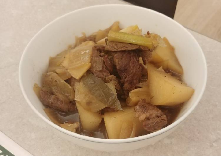 How to Prepare Quick 清湯蘿蔔牛肉 (Radish Beef Broth)