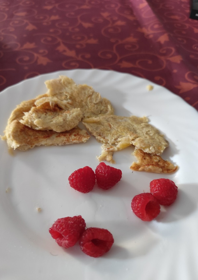 Una foto de Tortitas de plátano y frambuesas
