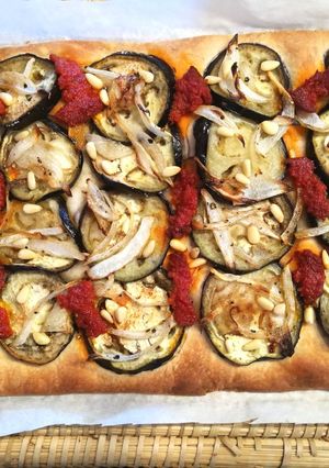 Una foto de Coca de berenjena y sobrasada 🍆🍕