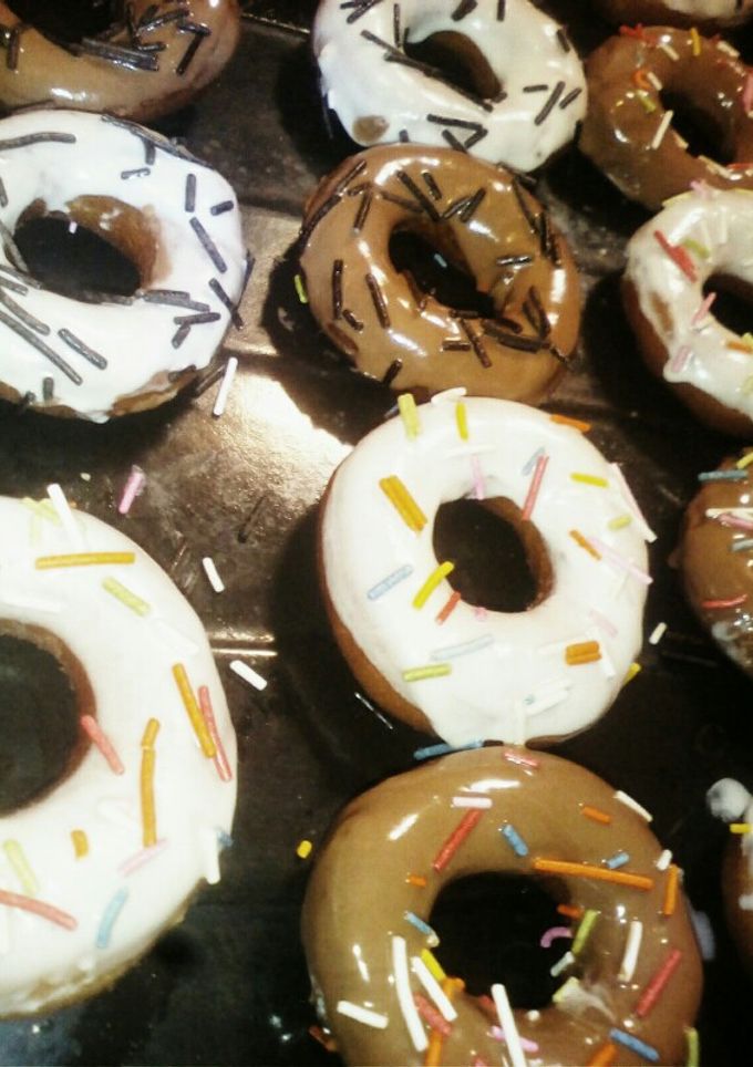 صورة لوصفة دونتس 🍩 اسفنجي وهش💜 من أروع ما يكون 😋