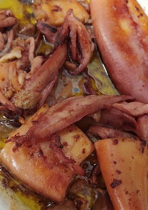 A picture of Slow Cooker Squid in Olive Oil (Almería Style).
