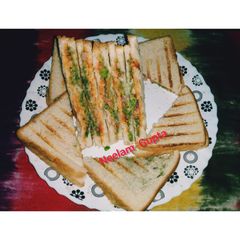 A picture of Veggie healthy sandwich.
