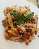 Macarrones con salsa con carne de ternera