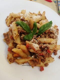 Una foto de Macarrones con salsa con carne de ternera