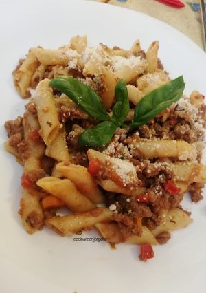 Una foto de Macarrones con salsa con carne de ternera