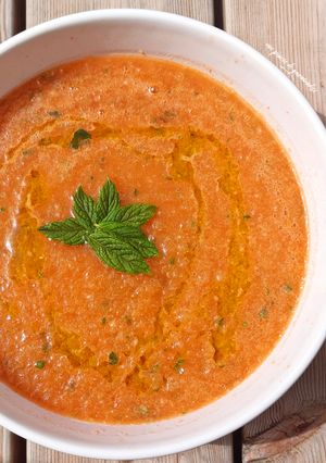 Une photo de Gaspacho pastèque melon vert et concombre