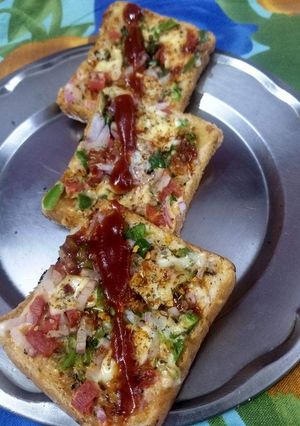A picture of Bread pizza.