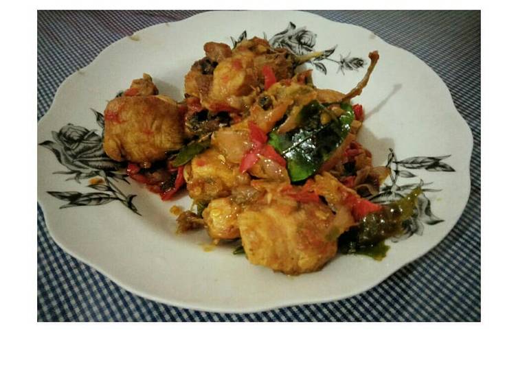 Ayam goreng lombok merah