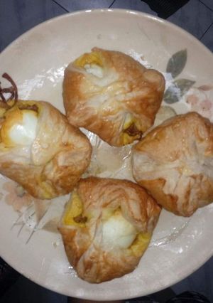 A picture of Egg patties.