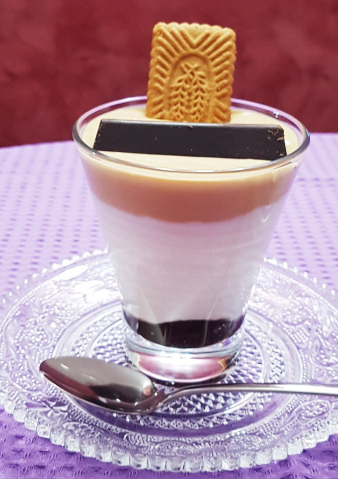 Una foto de Vasitos de café y queso