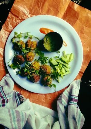 আলু পকোড়া চাট(aloo pakoda chaat recipe in bengali) রেসিপির প্রধান ছবি