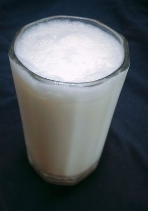 लस्सी (Lassi recipe in hindi) रेसिपी मुख्य फोटो