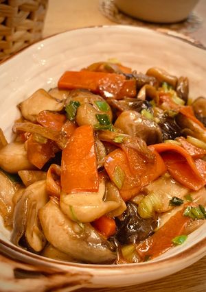 麻油草菇（ 含五辛 ） 的食譜成品照片
