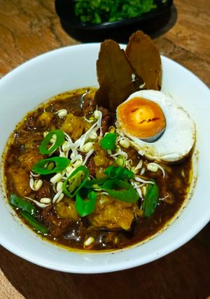 Foto resep 11. Rawon khas SukaSuka (Sengkel + Tetelan)