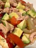 Tacos especiales con cebolla y morrón asado, palta y atún