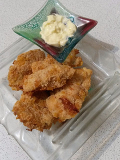 Una foto de Pechuguitas de pollo crocantes con mayonesa de jengibre