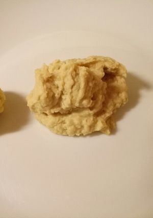 A picture of Crab balls and hummus.