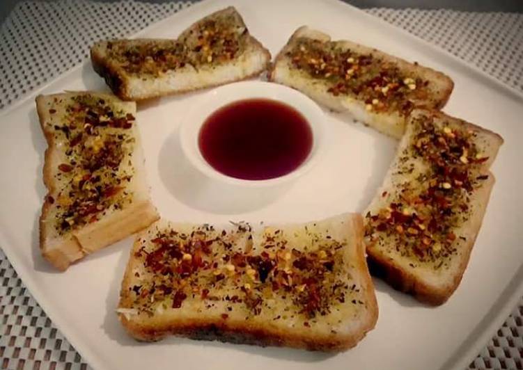 Simple Way to Make Award-winning Garlic Bread on tawa