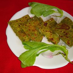 A picture of Spinach and cheese paratha.