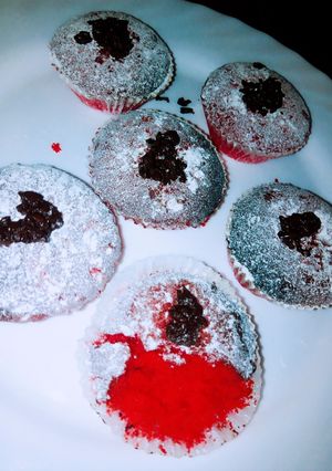 A picture of Redvelvet  cupcakes.