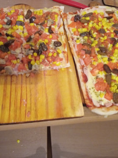 Una foto de Pizza con tuti