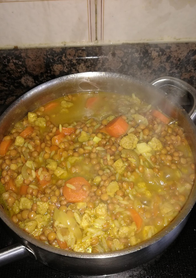 Una foto de Lentejas con soja texturizada y arroz