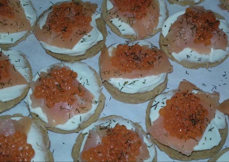 Canapes De Salmon Y Philadelphia Receta De Siroco1965 Cookpad