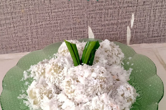 Cara Memasak Klepon Lembut, lumer di mulut Istimewa