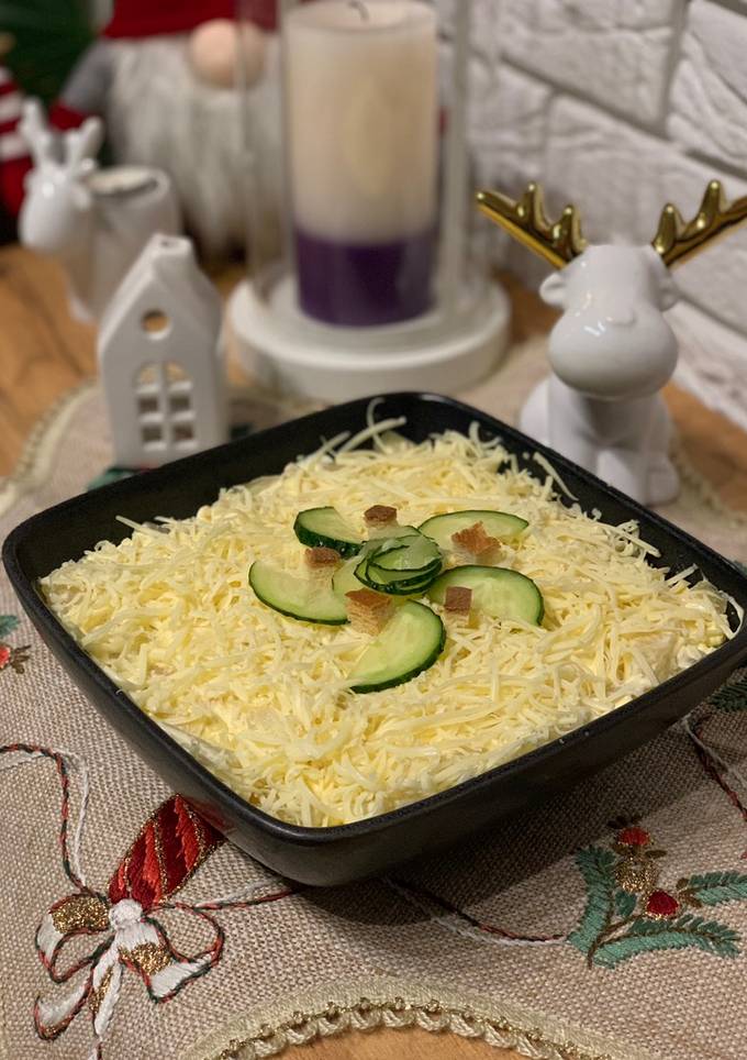 Салат з ананасом і відвареною курячою грудкою 🍍