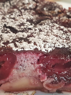 Una foto de Clafoutis de cerezas en Thermomix y olla GM