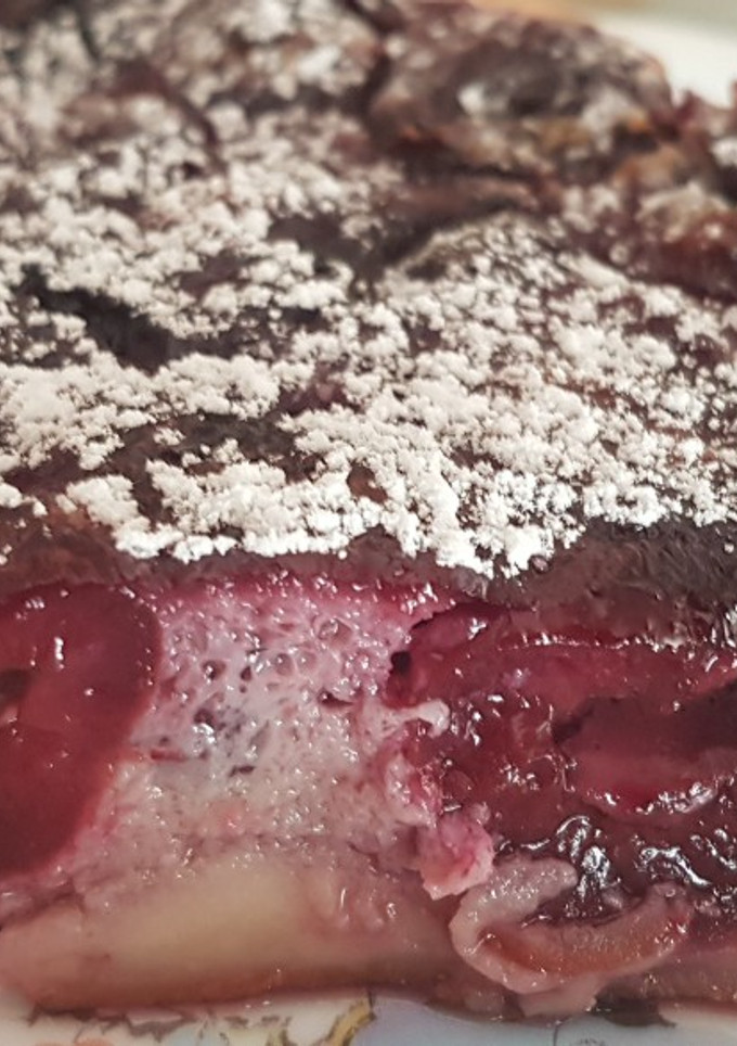 Una foto de Clafoutis de cerezas en Thermomix y olla GM