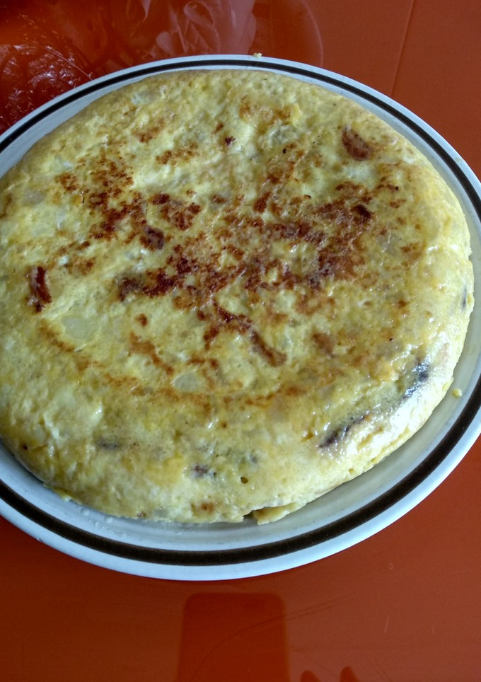 Una foto de Tortilla rellena de cecina con queso de cabra 😋