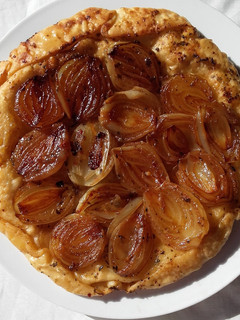 Una foto de Tarta Tatin de cebolla