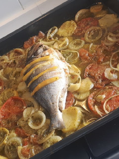 Una foto de Dorada al horno😋🤗