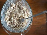 Una foto de pasta de colores atun