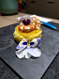 Foto di Riso basmati con gamberi e crema di mango e zenzero