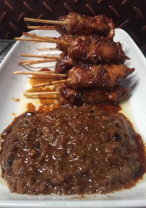 A picture of Delicious Madura Chicken Satay with Peanut Sauce (Teflon Pan).