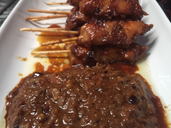 Ternyata ini lho! Resep bikin Sate ayam teflon Madura (bumbu kacang) nikmat dijamin enak