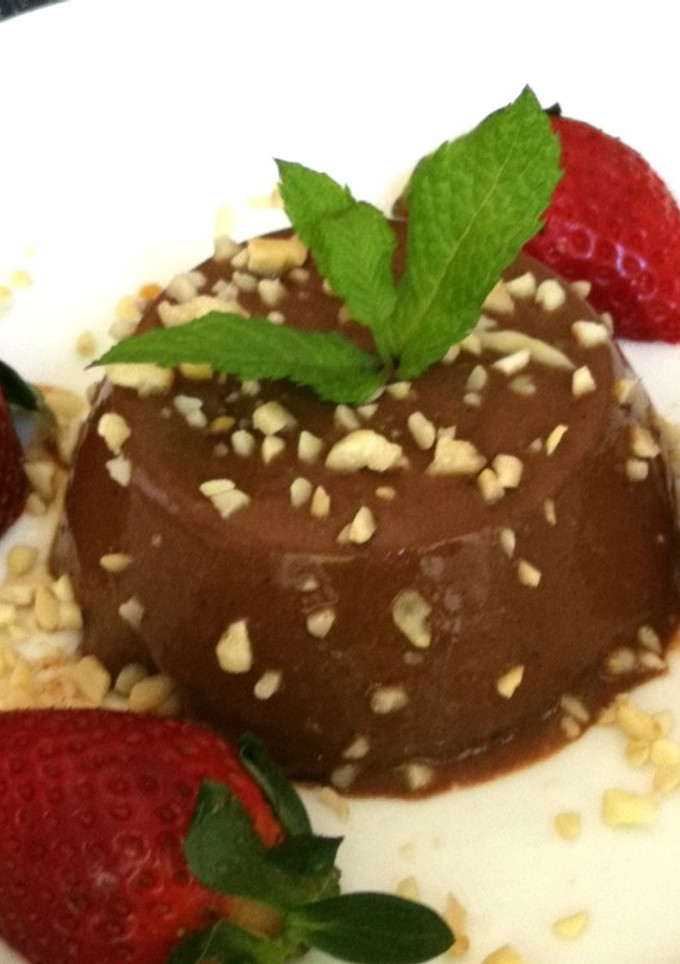 Una foto de Panna cotta de algarroba con avena