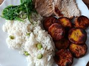 Una foto de arroz con lomo