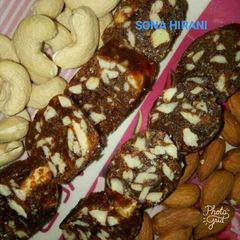 A picture of Dates dry fruits sweet.