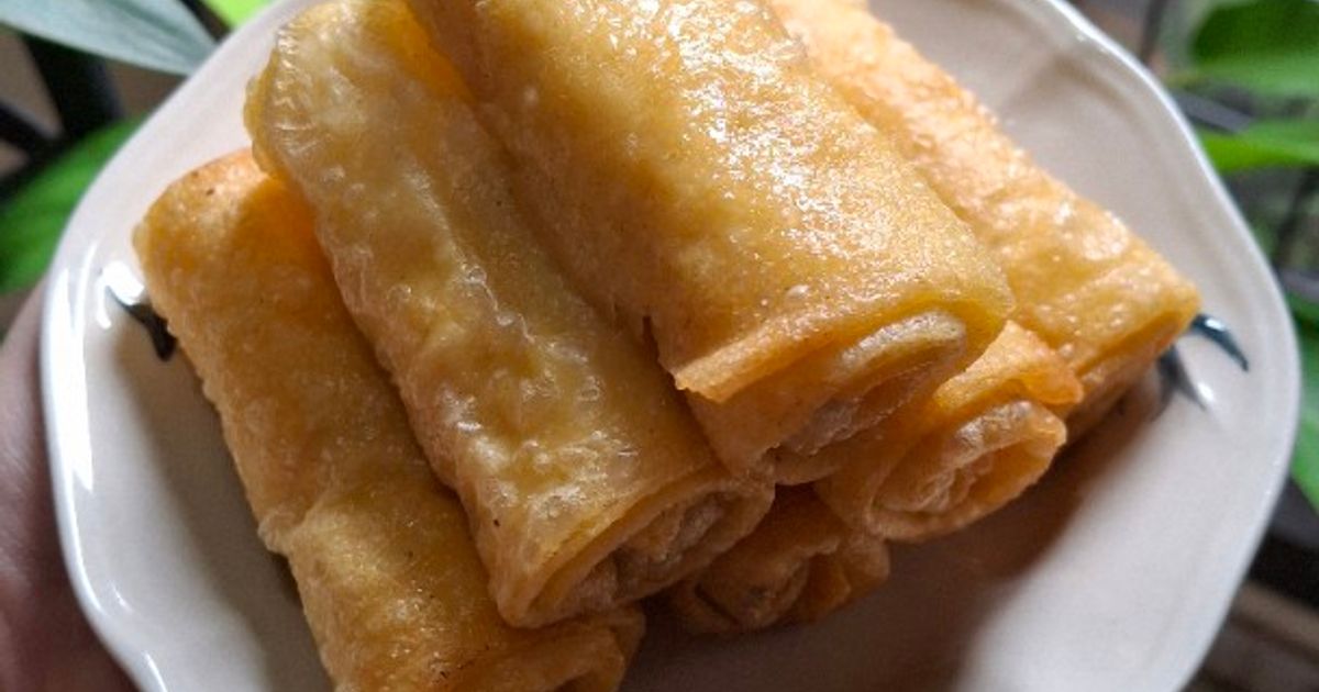 Qizning jinsiy azosi tikilgan